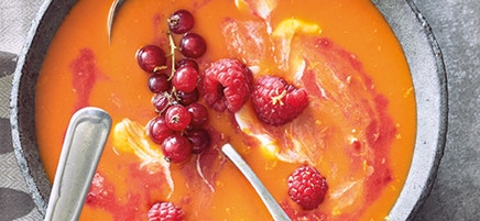 Tomaten-Beeren-Suppe