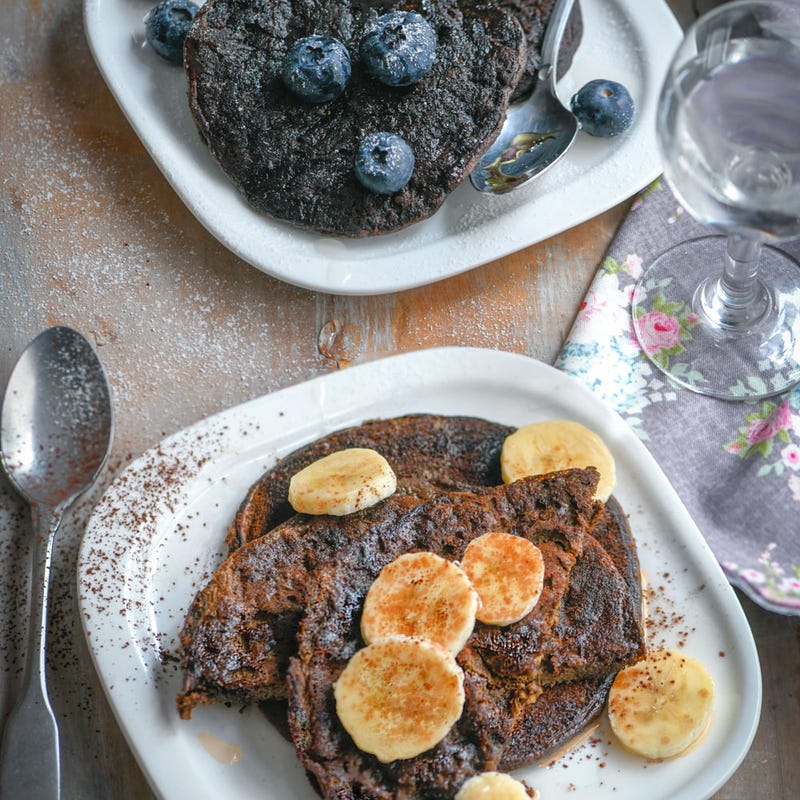 Pancakes protéinés banane-chocolat
