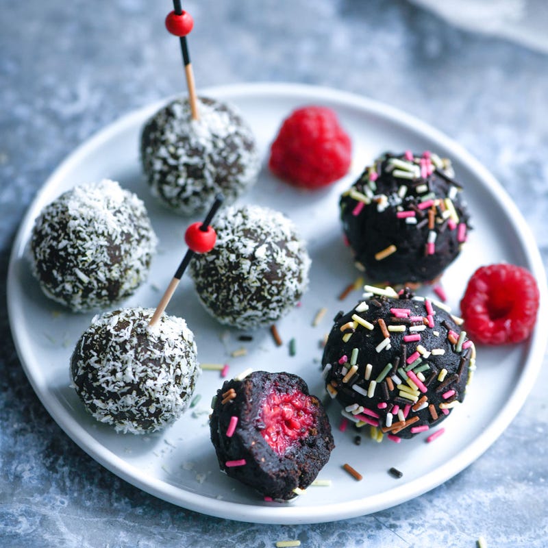 Boules protéinées aux fruits rouges, enrobées de chocolat