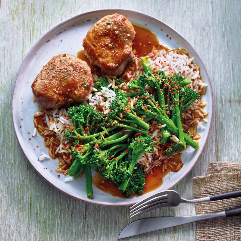 Foto van Pittige aspergebroccoli met varkenshaas en basmatirijst door WW