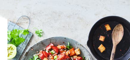 Quinoasalade met gemarineerde tofu
