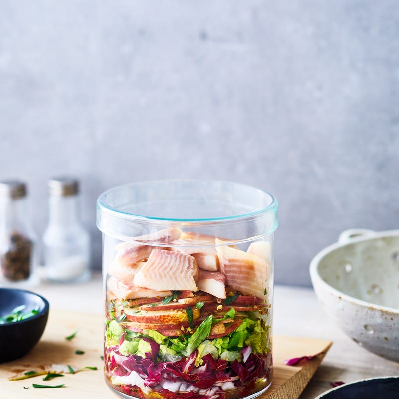 Radicchiosalade met peer en gerookte forel