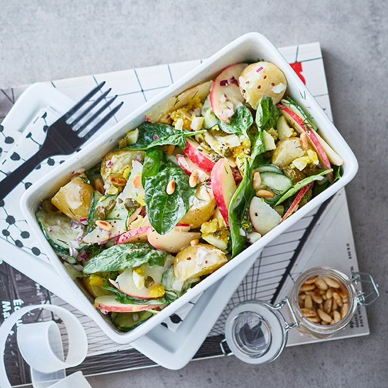 Kartoffelsalat mit Apfel und Gurke