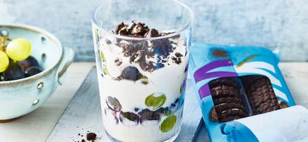 Dessert de skyr au miel et aux raisins
