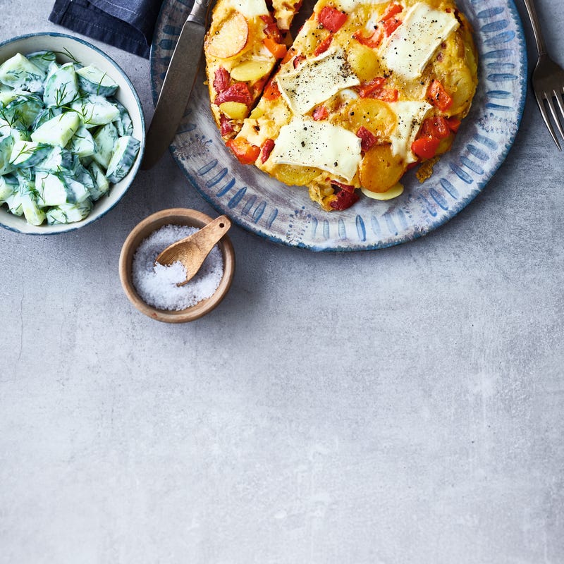 Frittata met komkommersalade