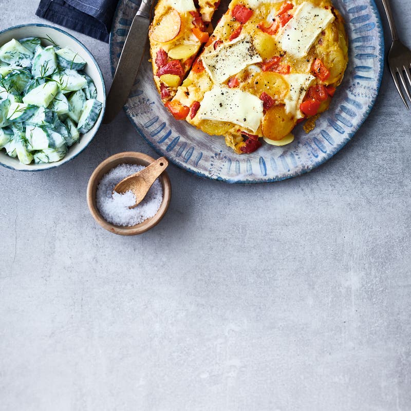 Frittata met komkommersalade