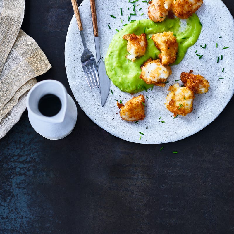 Krokante kabeljauw met erwtenpuree