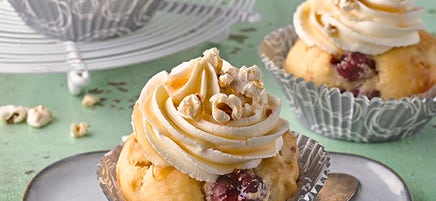 Sauerkirsch-Popcorn-Cupcakes