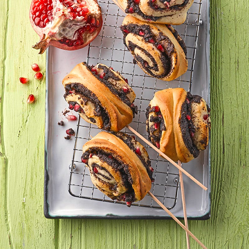 Franzbrötchenlollies mit Mohn und Granatapfel