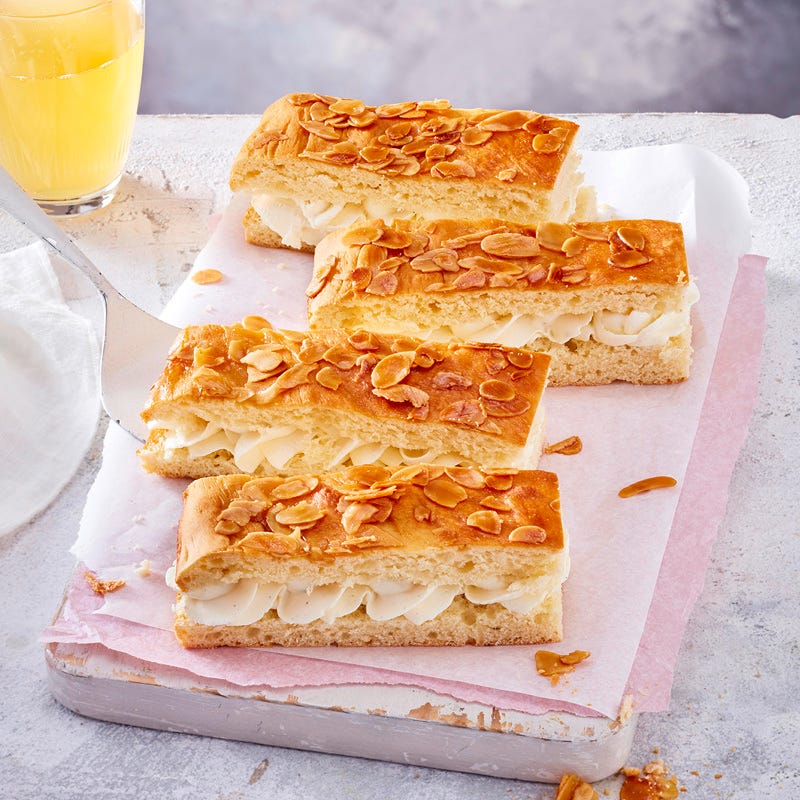 Luftiger Bienenstich mit Vanillecreme