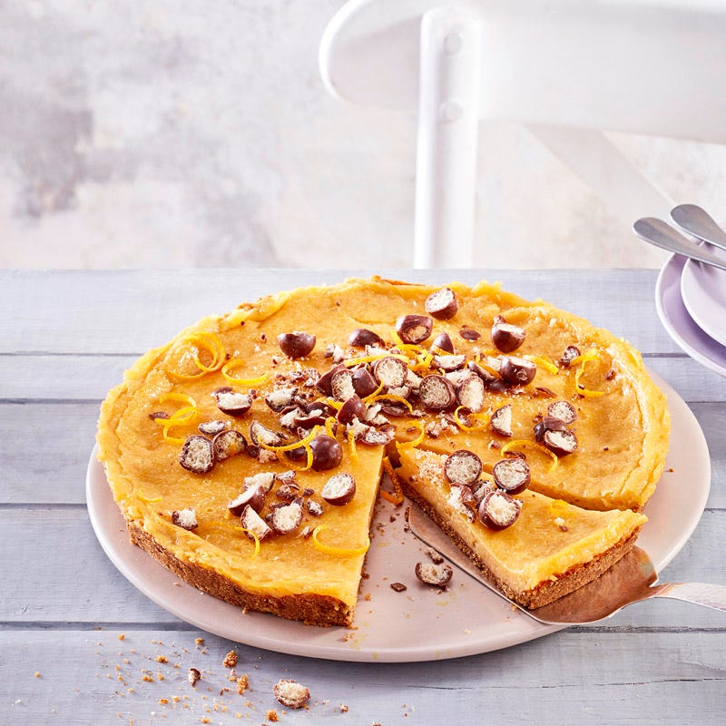 Orangen-Curd-Tarte mit Knusperkugeln