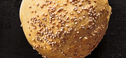 Burgerbrötchen mit Sesam