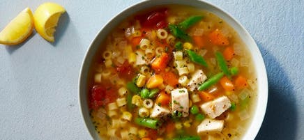 Soupe poulet et nouilles super facile