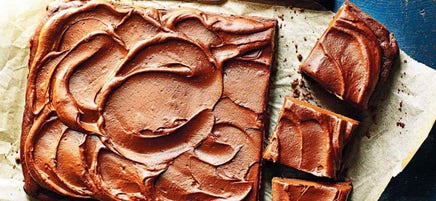 Gâteau aux dattes et chocolat, glaçage à la patate douce