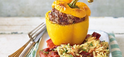 Gevulde paprika’s in tomatensaus