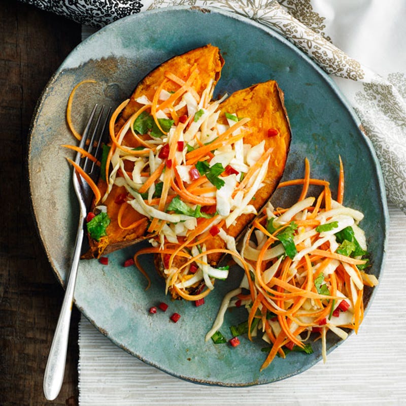 Photo de/du Patate douce au four et coleslaw asiatique par WW