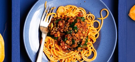 Bolognaise de lentilles et spaghettis de patate douce