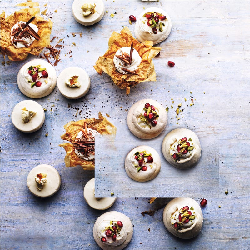 Photo de/du Meringues à l’orange, pistache et grenade par WW