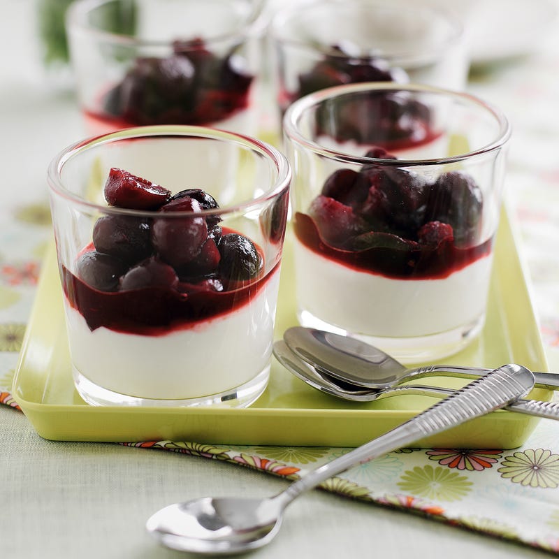 Photo de/du Fromage blanc à la compote de cerises par WW