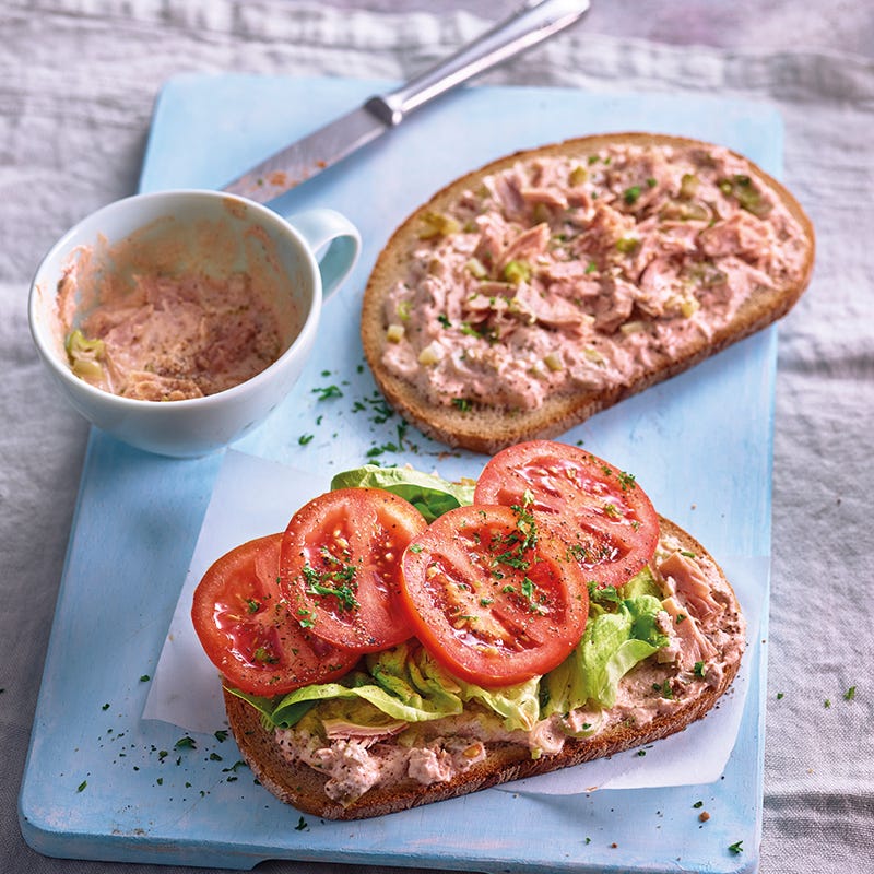 Foto van Sandwich met tonijncrème en tomaat door WW