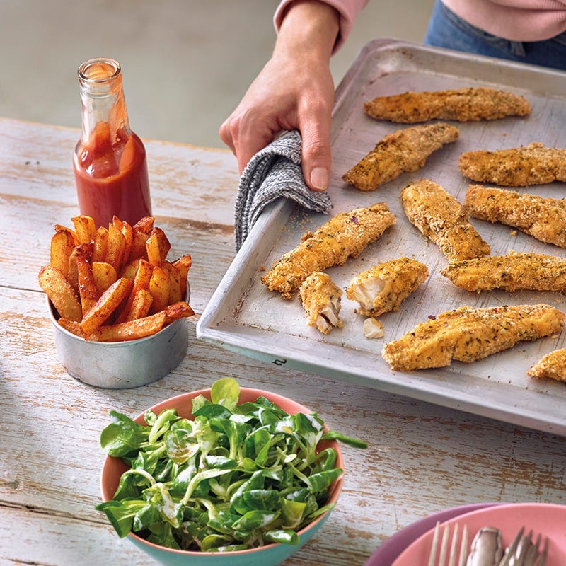 Foto van Vissticks met friet en veldsla door WW