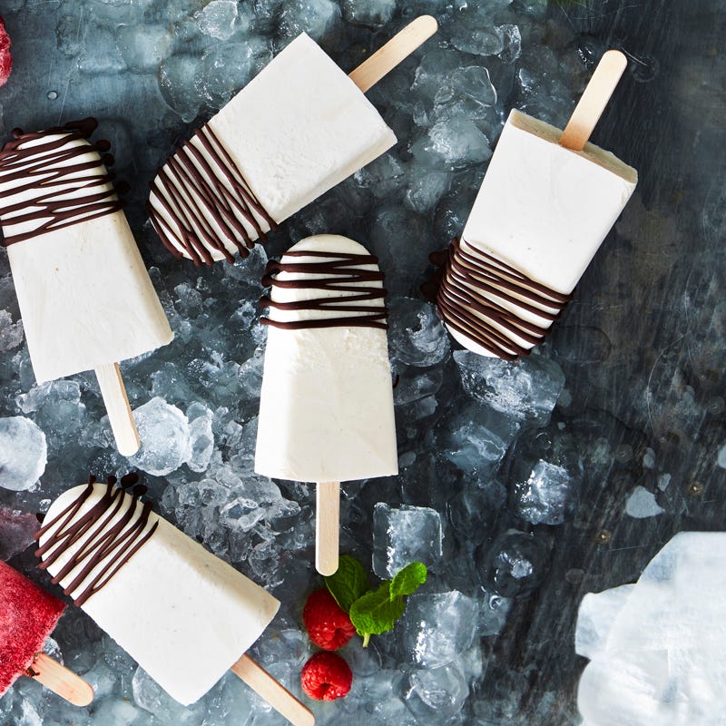 Creamy vanilla popsicles with choc drizzle