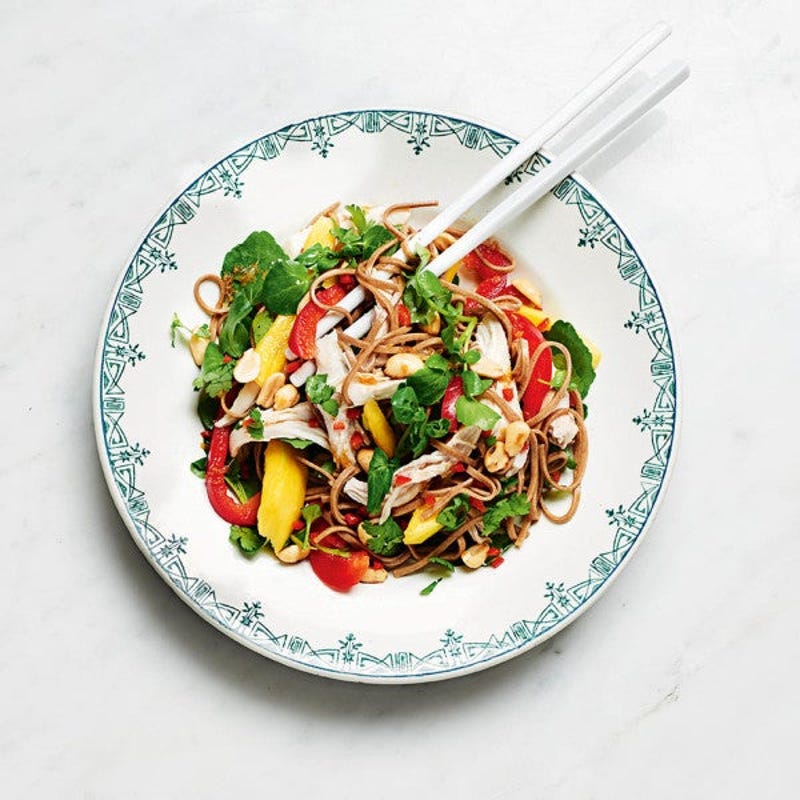 Photo de/du Salade sucrée-salée au poulet et aux nouilles soba par WW