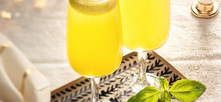 Cocktail sans alcool ananas-basilic