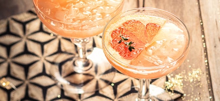 Cocktail sans alcool pamplemousse-thym