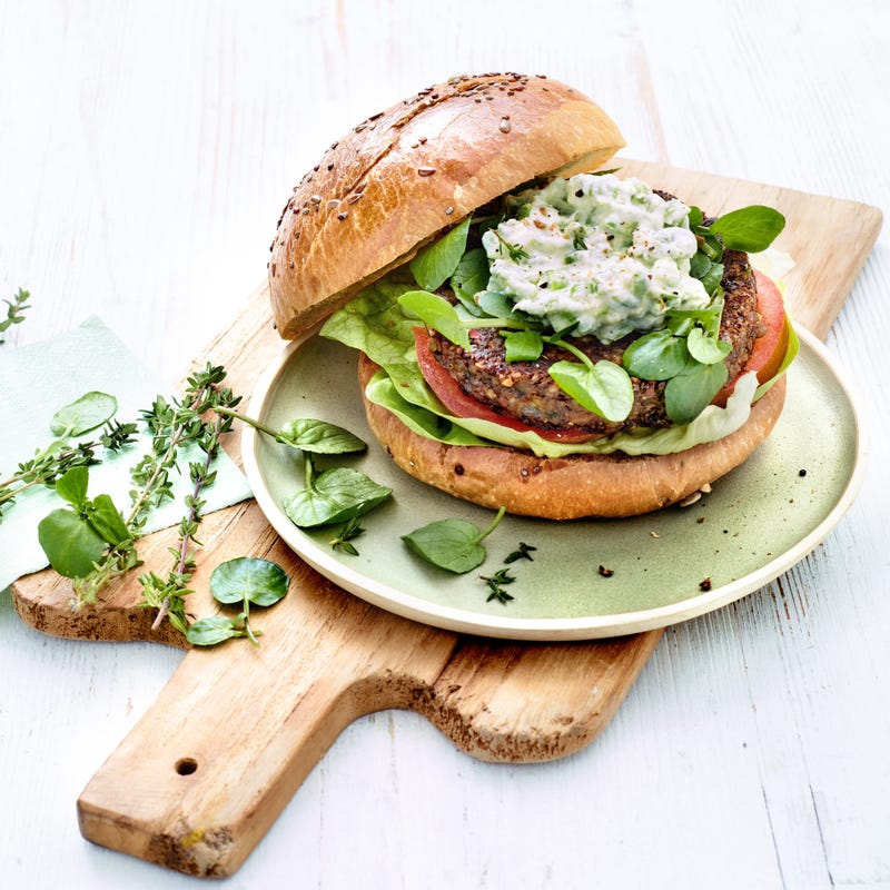 Burgers végétarien et salade de fèves