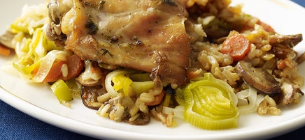 Casserole de poulet, de champignons et de riz brun à la mijoteuse
