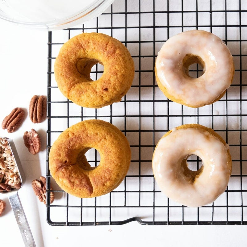 Donuts à la patate douce et aux noix de pécan