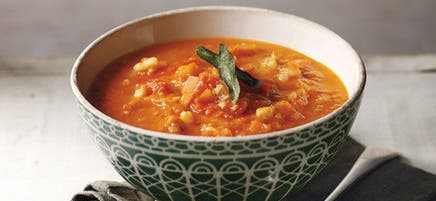 Soupe à la tomate et aux légumes
