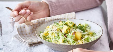 Spitzkohl-Mango-Salat