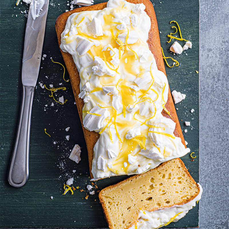Lemon meringue pie cake