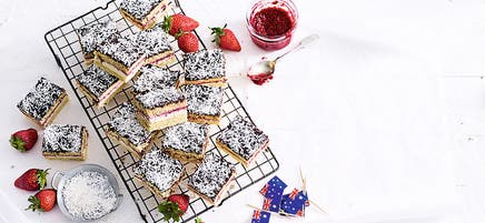 Lamington traybake