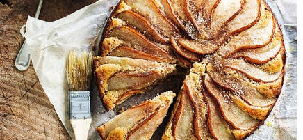 Cinnamon & pear cake