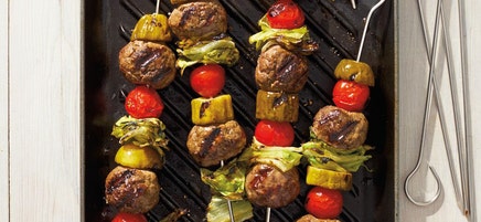 Burger skewers with special sauce