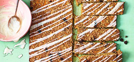 Flapjacks med smak av morotskaka