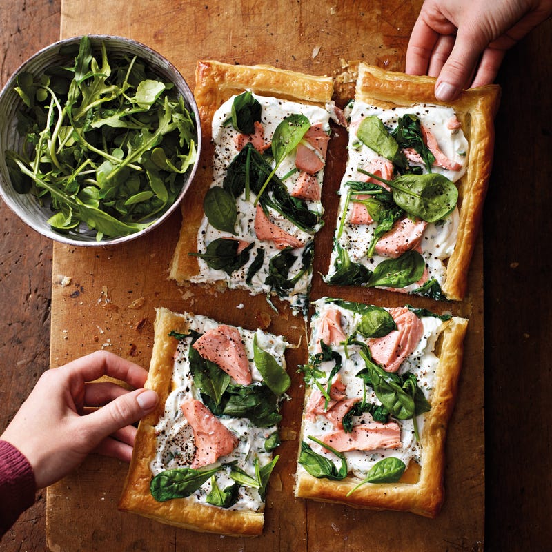 Foto van Bladerdeegtaart met zalm en spinazie door WW