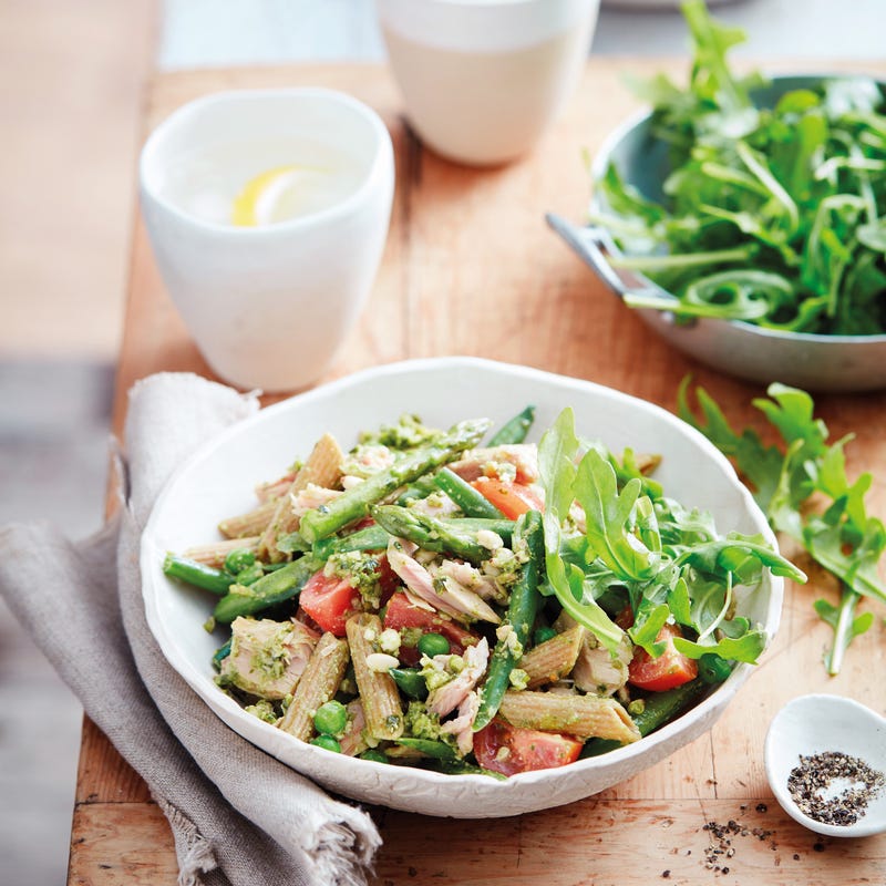 Foto van Volkorenpenne met pesto en tonijn door WW