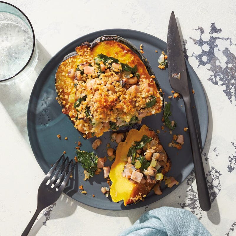 Black-Eyed Pea–Stuffed Acorn Squash