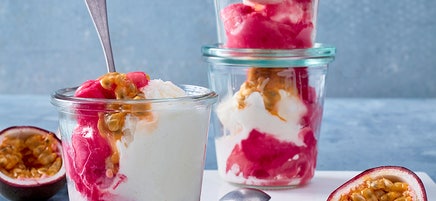 Frozen Joghurt mit Maracuja und Rhabarber