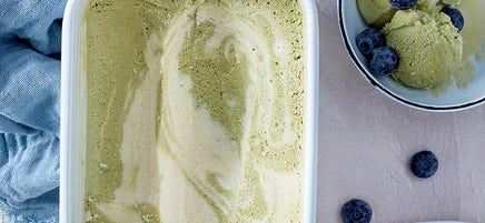 Matcha-Eis mit Tonka