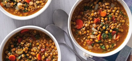 Hearty lentil & tomato soup