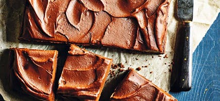 Gâteau avec glaçage à la patate douce