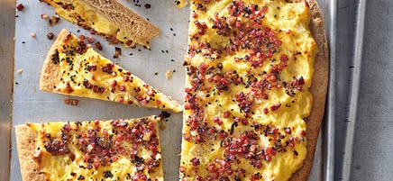 Kartoffel-Zwiebel-Kuchen mit Schinken
