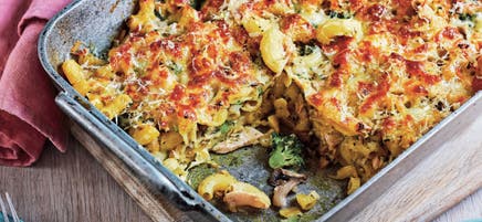 Anna's cheesy broccoli tuna pasta bake