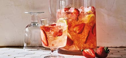 Sangria rosée à la fraise
