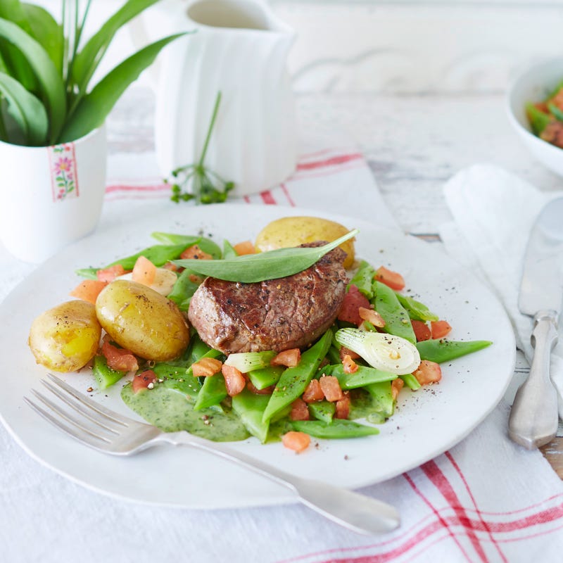 Rinderfilet mit Bärlauchsauce und Schneidebohnen